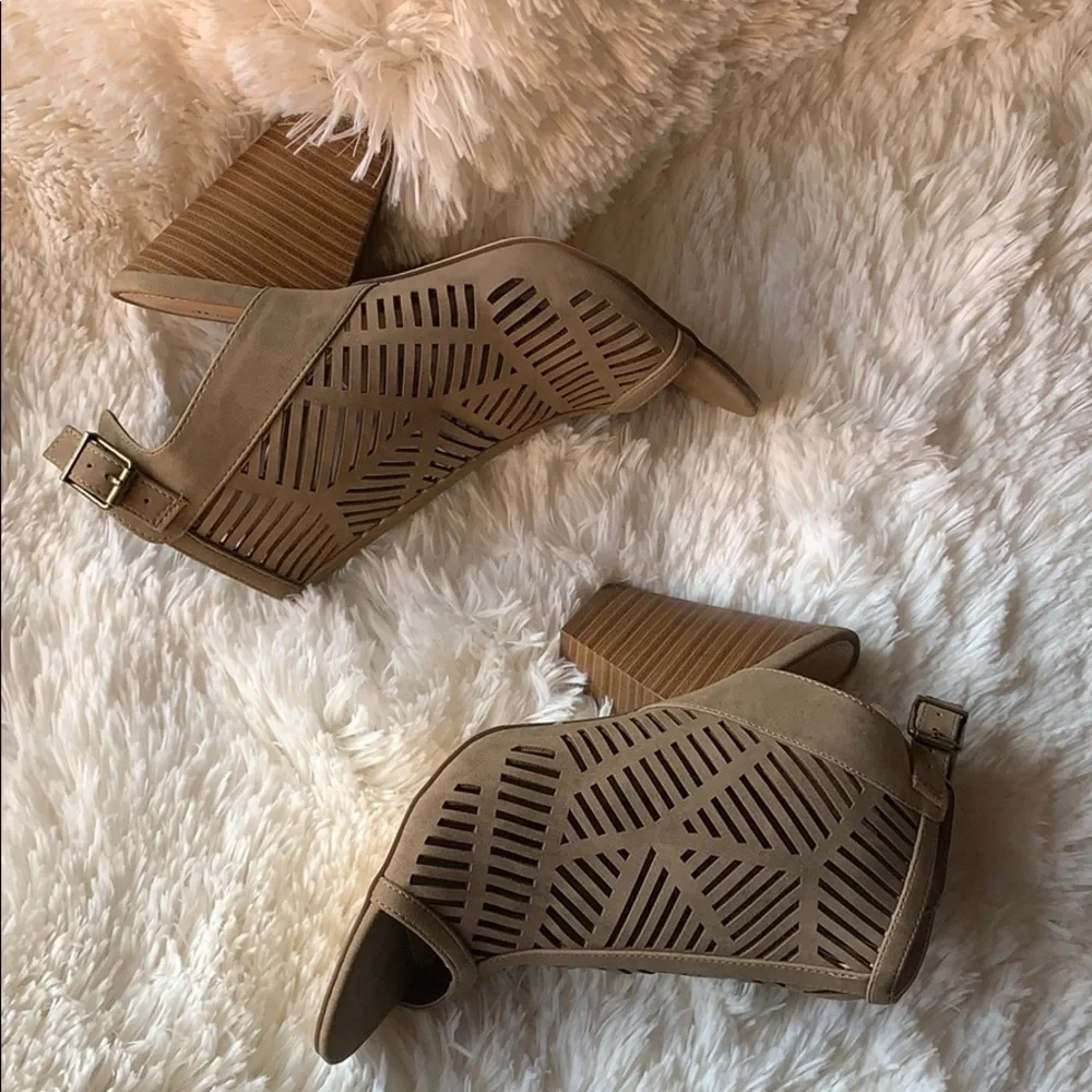 Justfab coral‎ dress heeled sandals taupe color 9.5